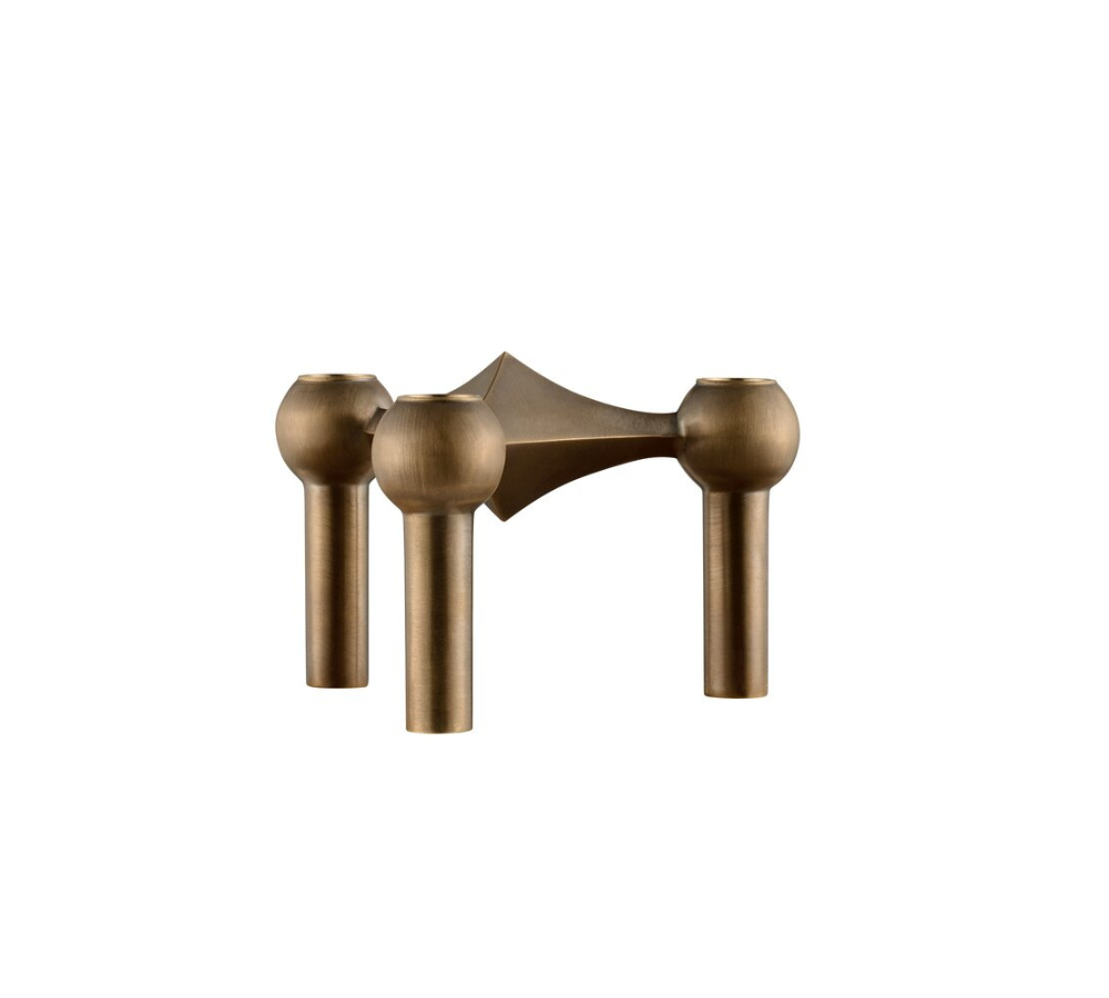 Nagel lysestage - bruneret messing